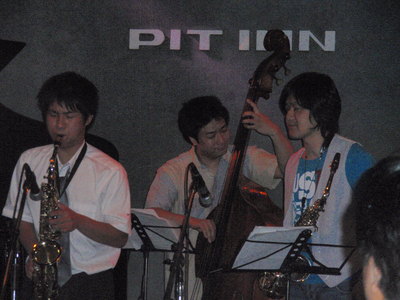 002.JPG